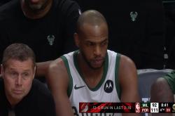 雷速体育app-雄鹿主场胜开拓者，米德尔顿贡献全面表现