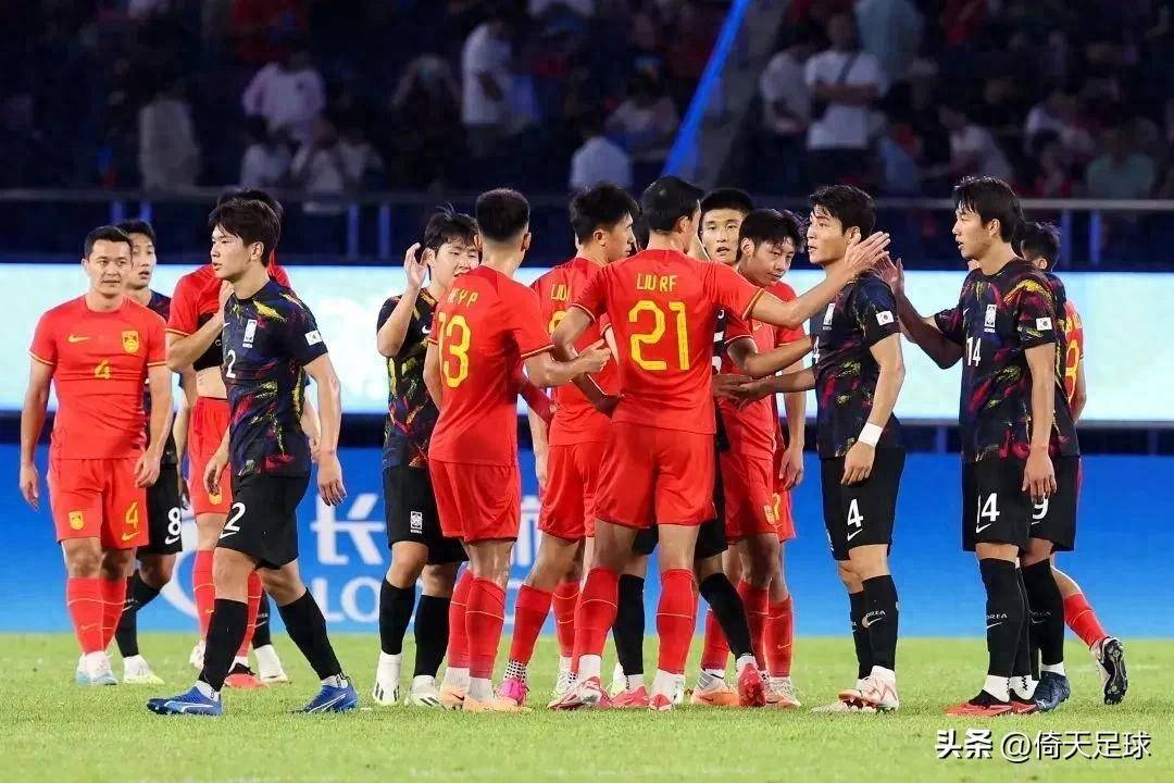 东亚球队在激烈对决中晋级淘汰赛