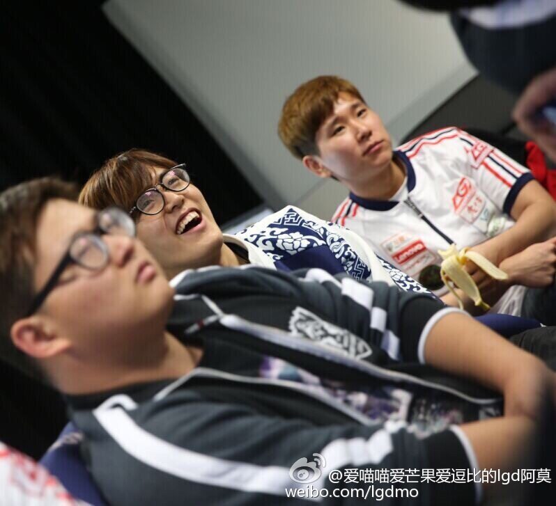 CLG翻盘LGD，Caps打出惊人五杀入围赛3:2（深圳）