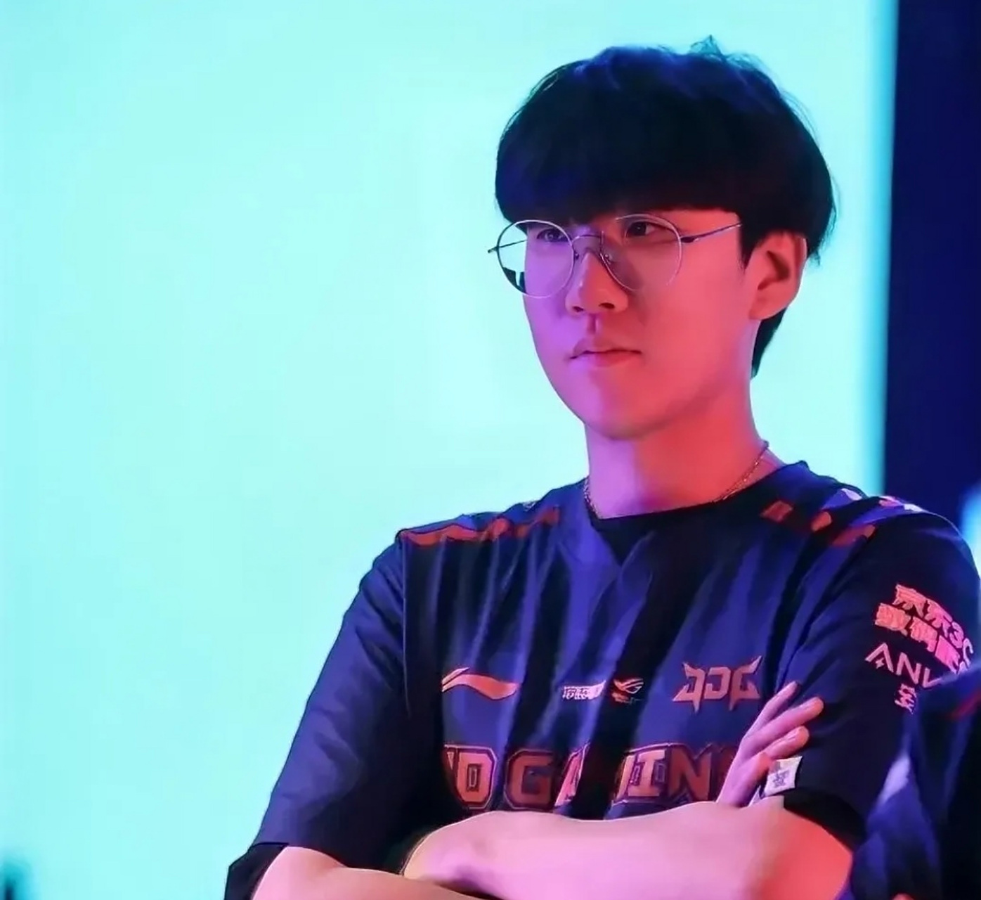 T1力克JDG，Ruler打出惊人五杀成都决赛之夜2:0（首尔）