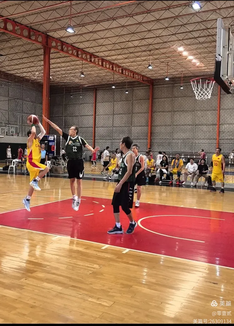 泰国篮球赛场上掀起热潮,引发观众狂热 泰国篮球赛场上掀起热潮,引发观众狂热