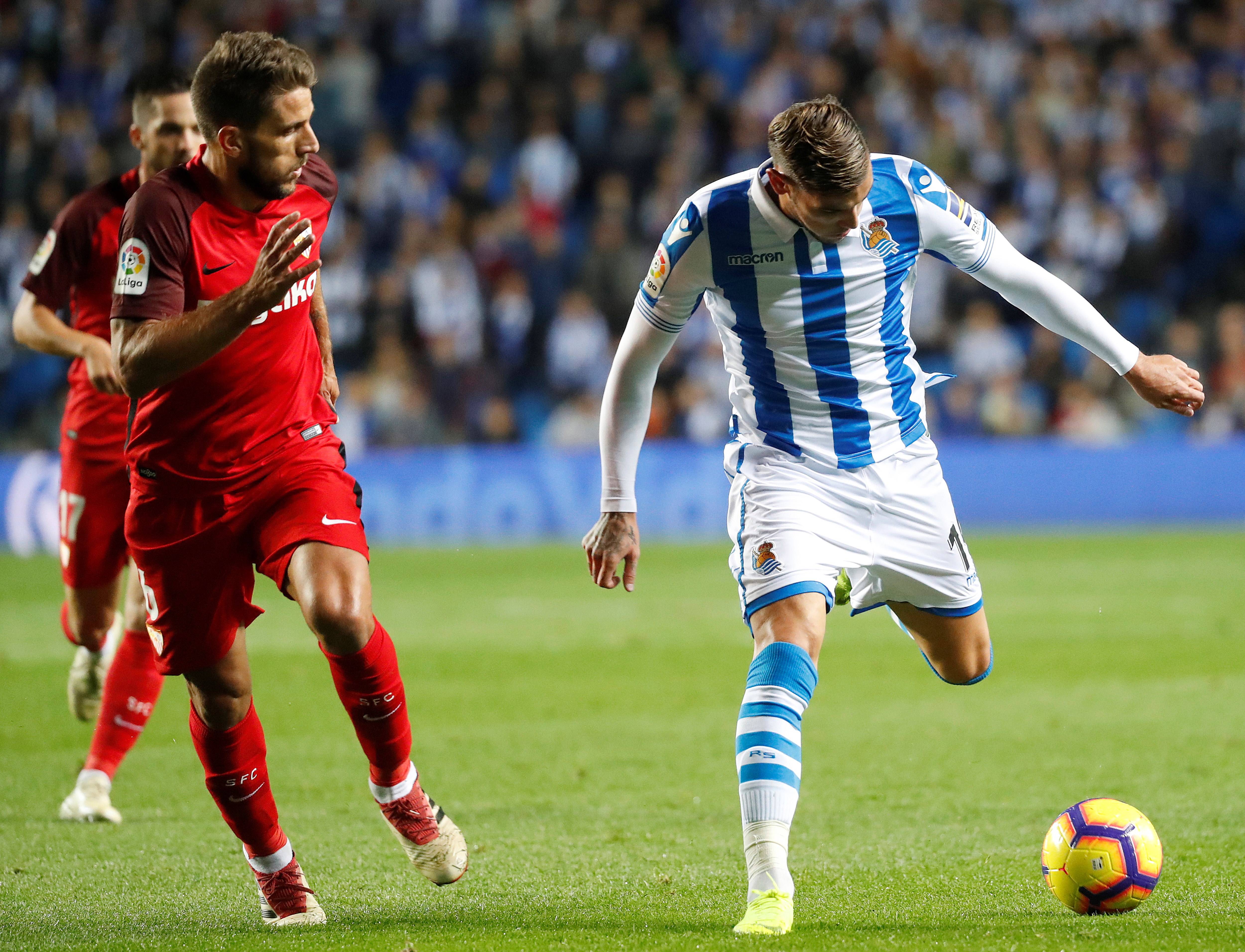 包含利物浦主场大胜，向冠军梦想迈进的词条