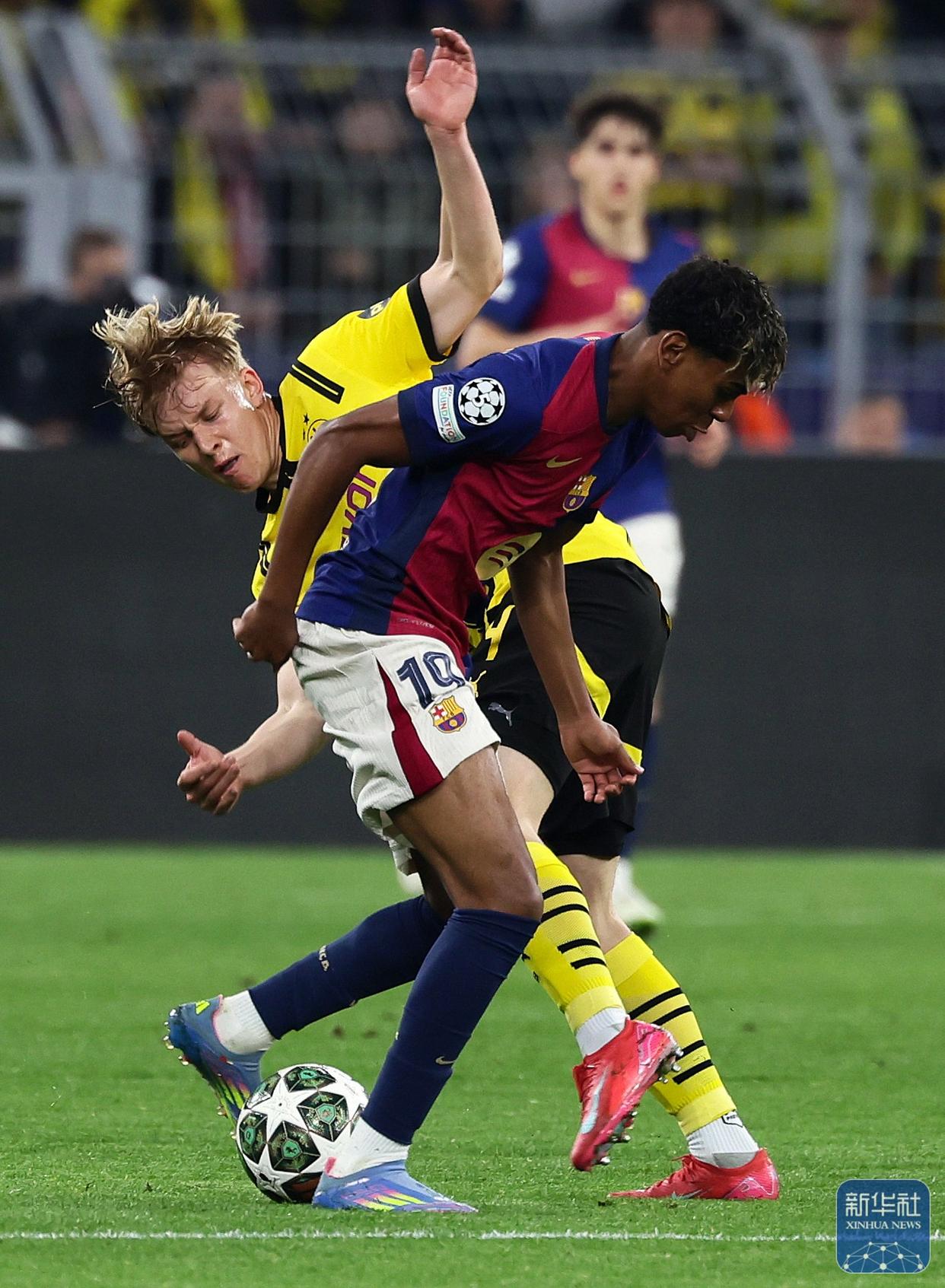 包含巴塞罗那晋级四强，生死战取胜的词条