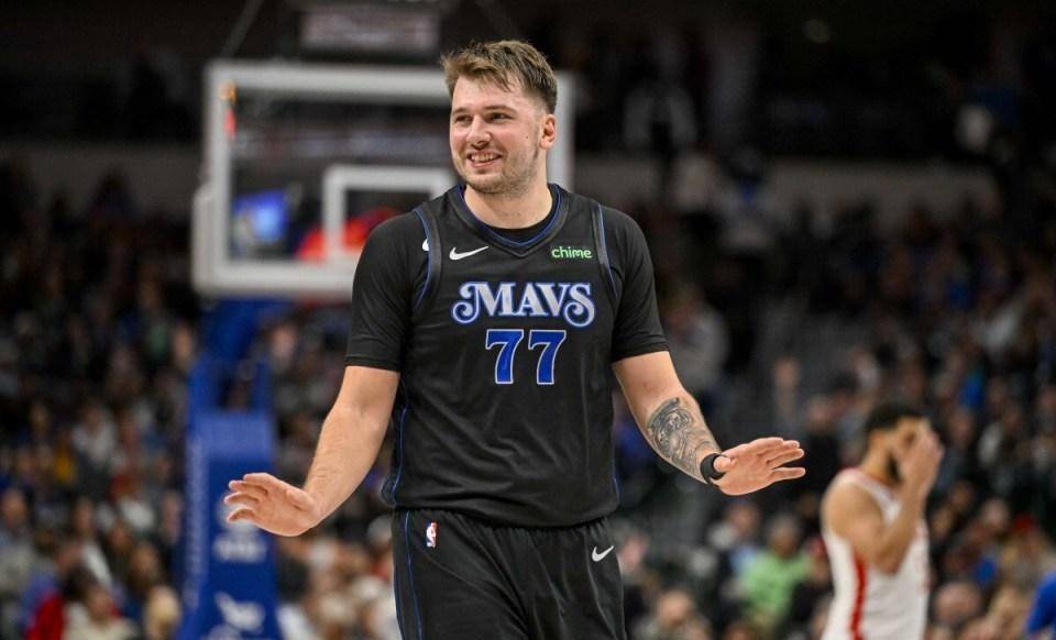 曼联碾压DK,安东尼·戴维斯单局斩获MVP宿命之战季后赛,强势挺进下一轮的简单介绍 曼联碾压DK,安东尼·戴维斯单局斩获MVP宿命之战季后赛,强势挺进下一轮的简单介绍