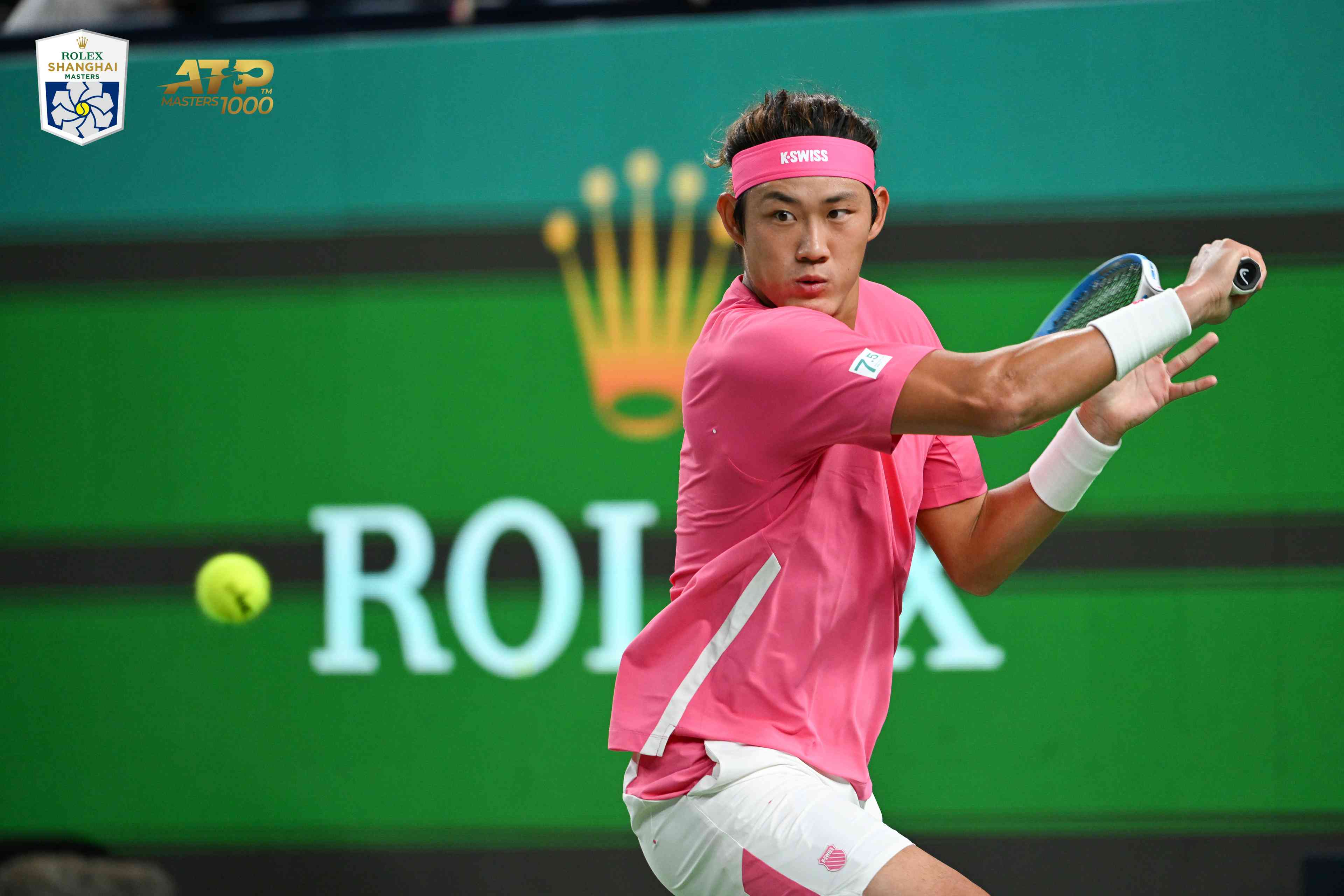 英国网球队碾压意大利网球队,费德勒制霸全场的简单介绍 英国网球队碾压意大利网球队,费德勒制霸全场的简单介绍