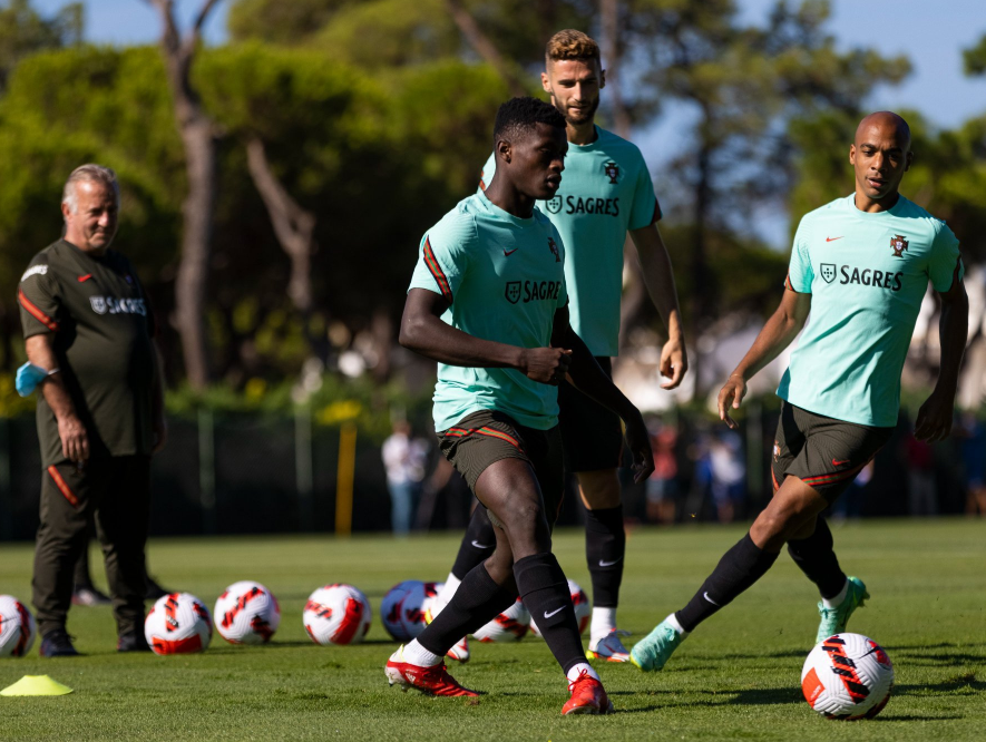 关于葡萄牙队翻盘日本队，奥恰洛夫关键制胜的信息