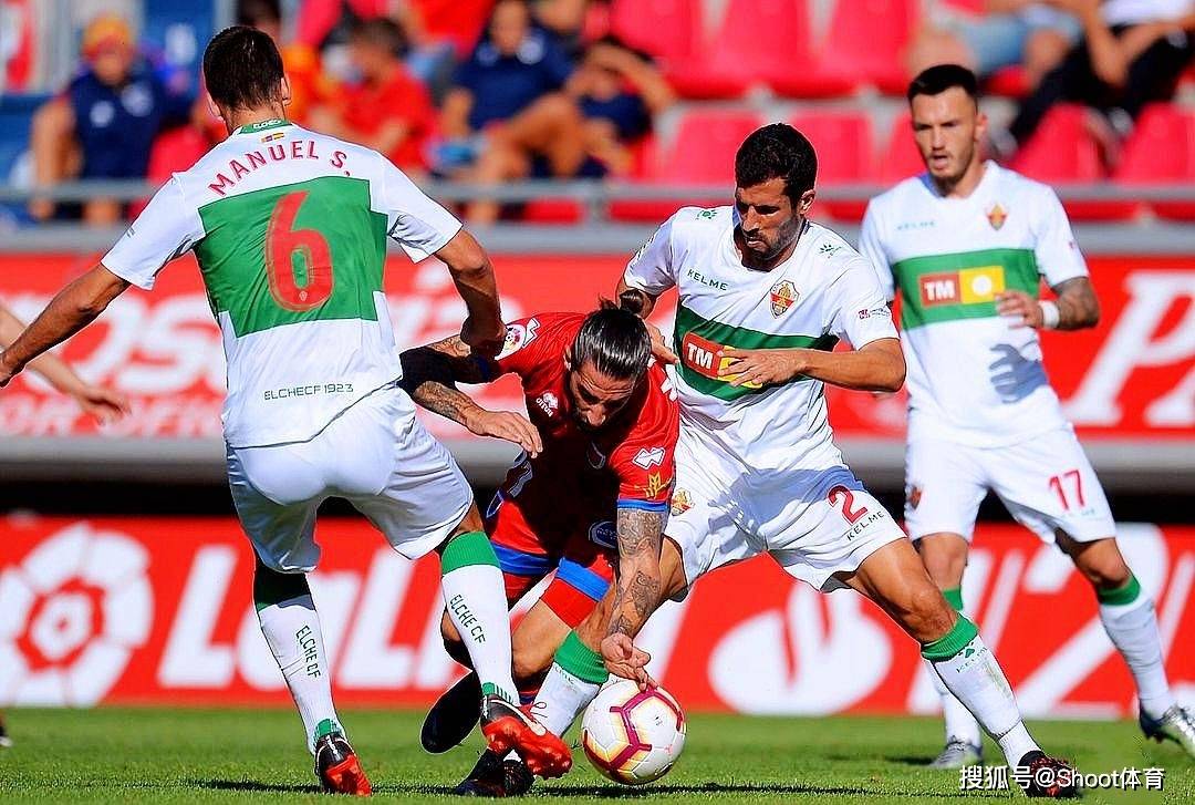 阿斯顿马丁完胜红牛二队，勒克莱尔状态火热